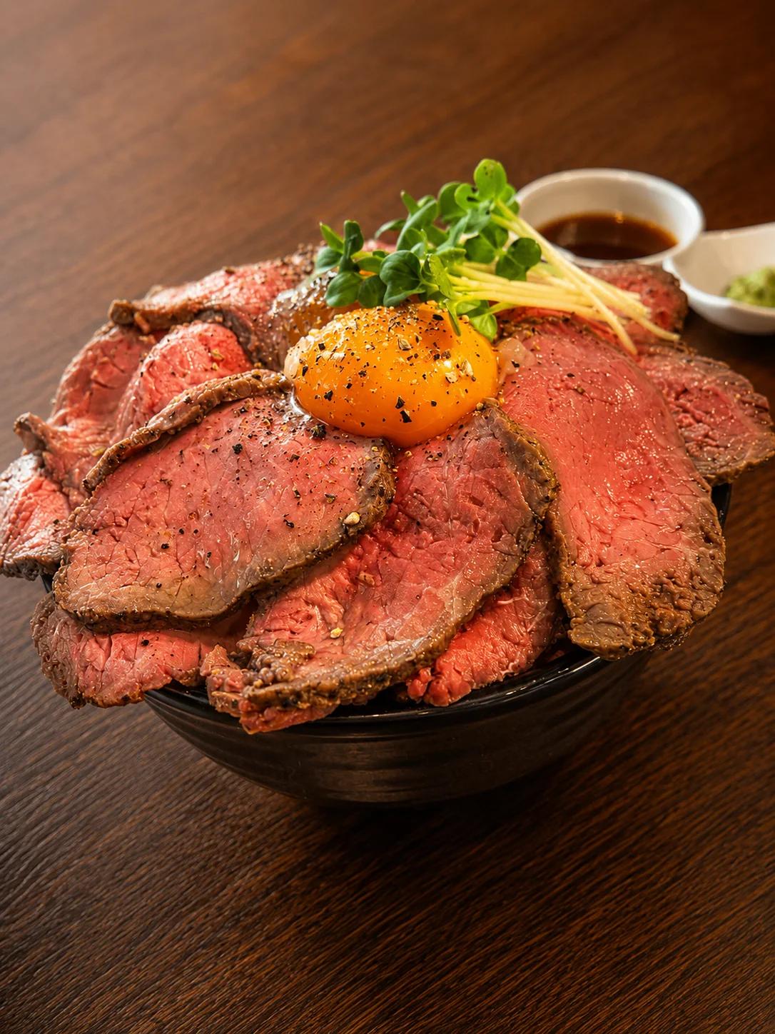 肉盛りローストビーフ丼